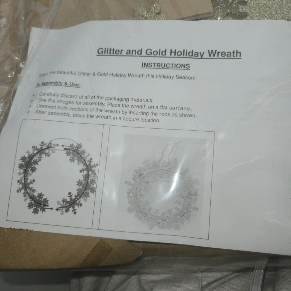 Avon 3D Glitter and Gold Holiday Wreath Gold Snowflakes 14